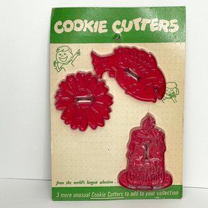 HRM Red Plastic Cookie Cutters Vintage  NIP